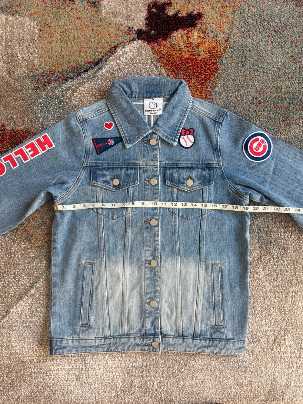 2026 MLB Hello Kitty x Cubs Denim Jacket (Med) + Hello Kitty Plushie - Picture 6 of 7